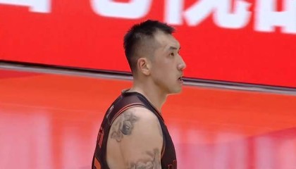 雷竞技官方入口-山东男篮出局，上海男篮晋级半决赛，外援0分，陈林坚21分尽力了